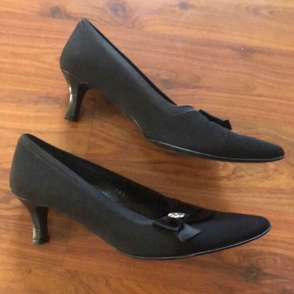 Brighton Black low closed toe pumps with bow made in Italy size 8 - Picture 2 of 6